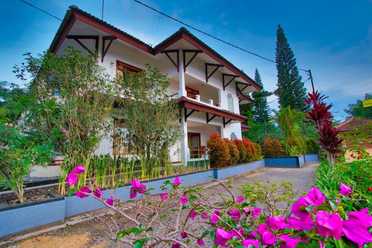 Hotel The Jayakarta Cisarua Puncak Exterior foto