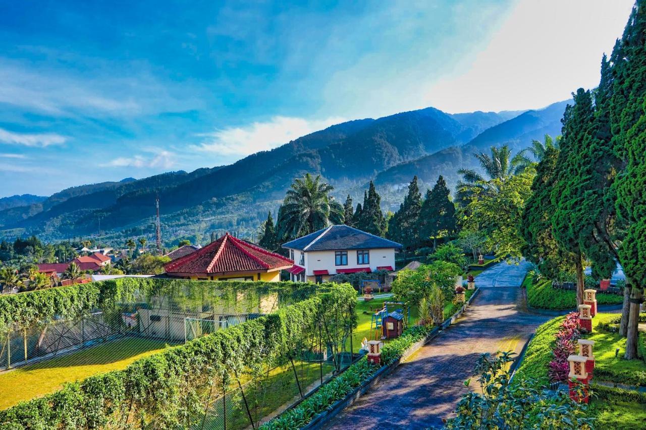 Hotel The Jayakarta Cisarua Puncak Exterior foto